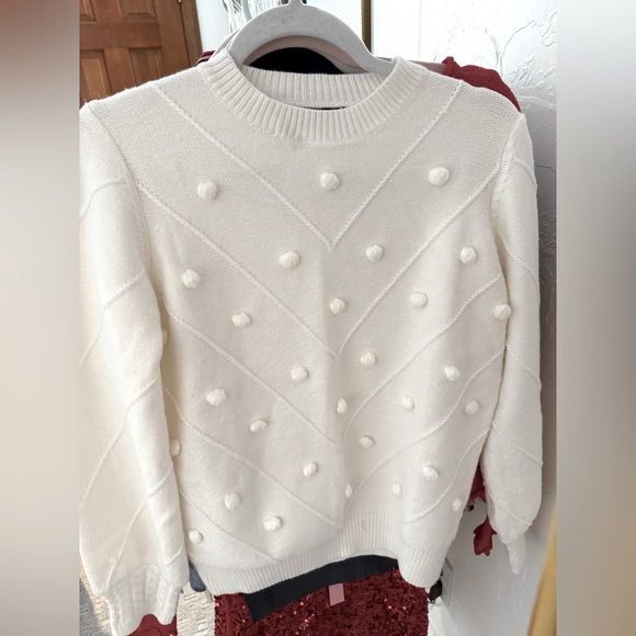 NWT WHITE PUFF SWEATER-XS/S - Picture 10 of 15